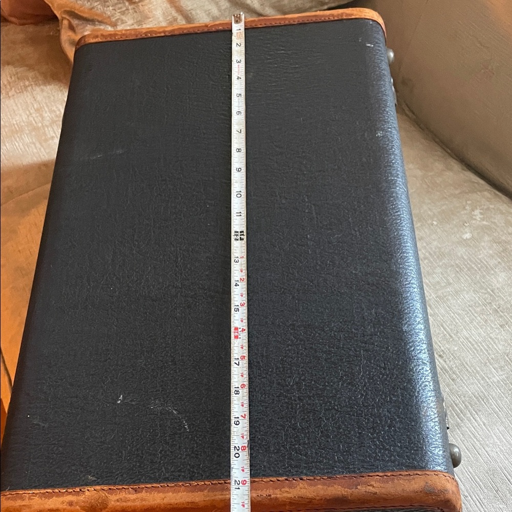 VINTAGE PRODUCT OF WARREN Suitcase 🧳 - Picture 9 of 15